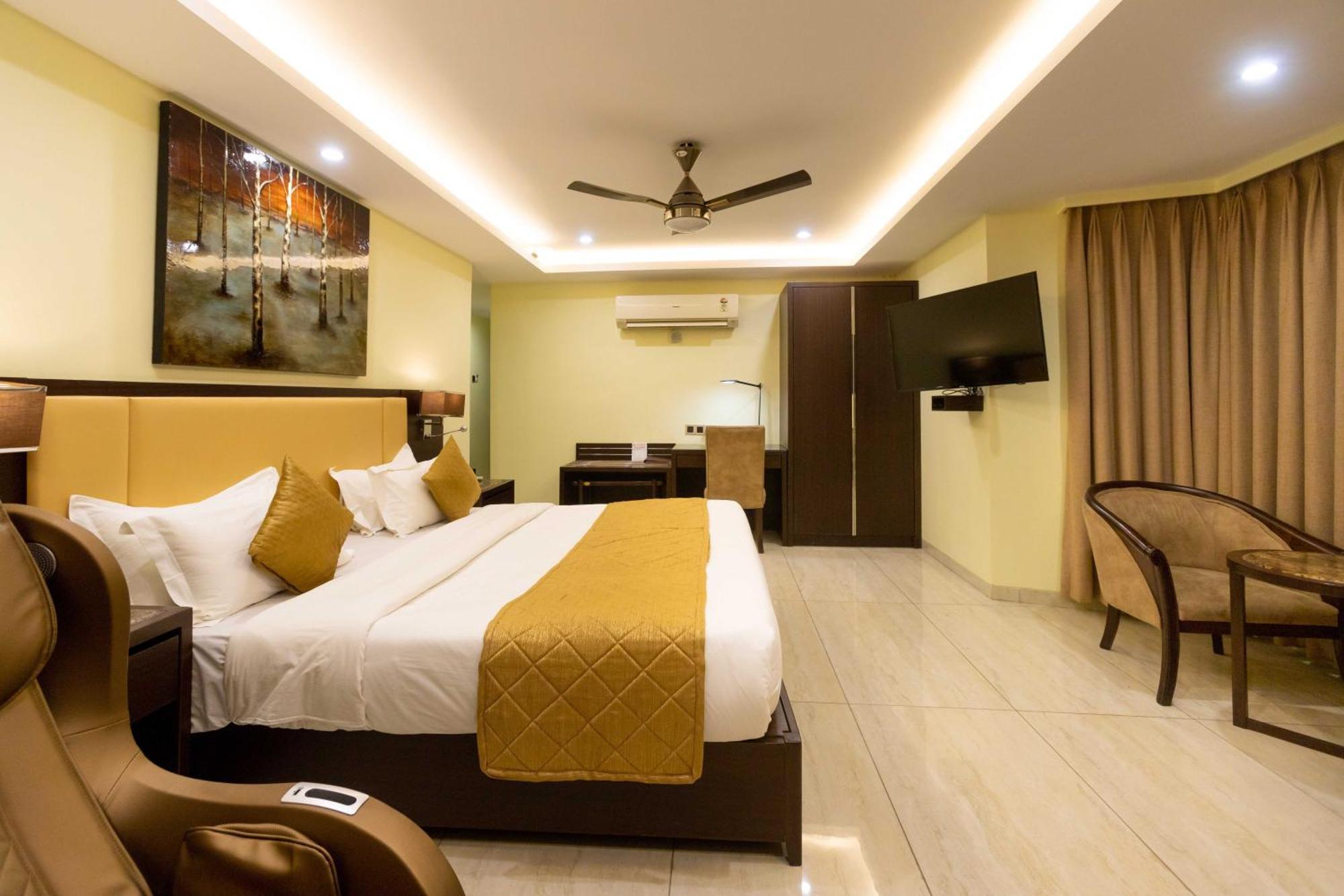 Hotel Godwin - Colaba Bombaim Exterior foto