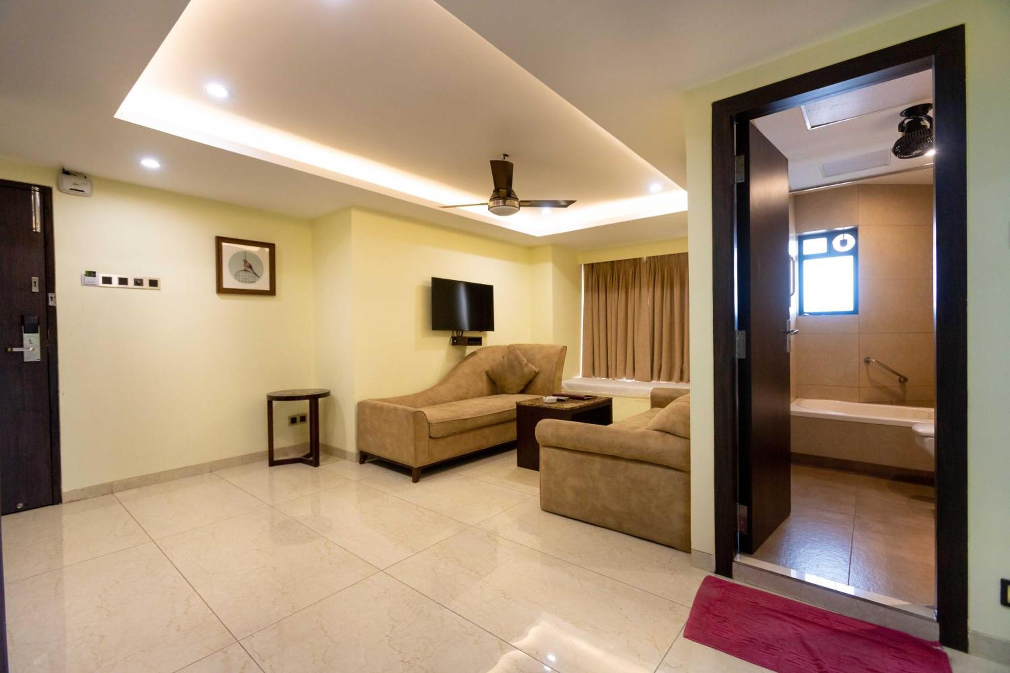 Hotel Godwin - Colaba Bombaim Exterior foto