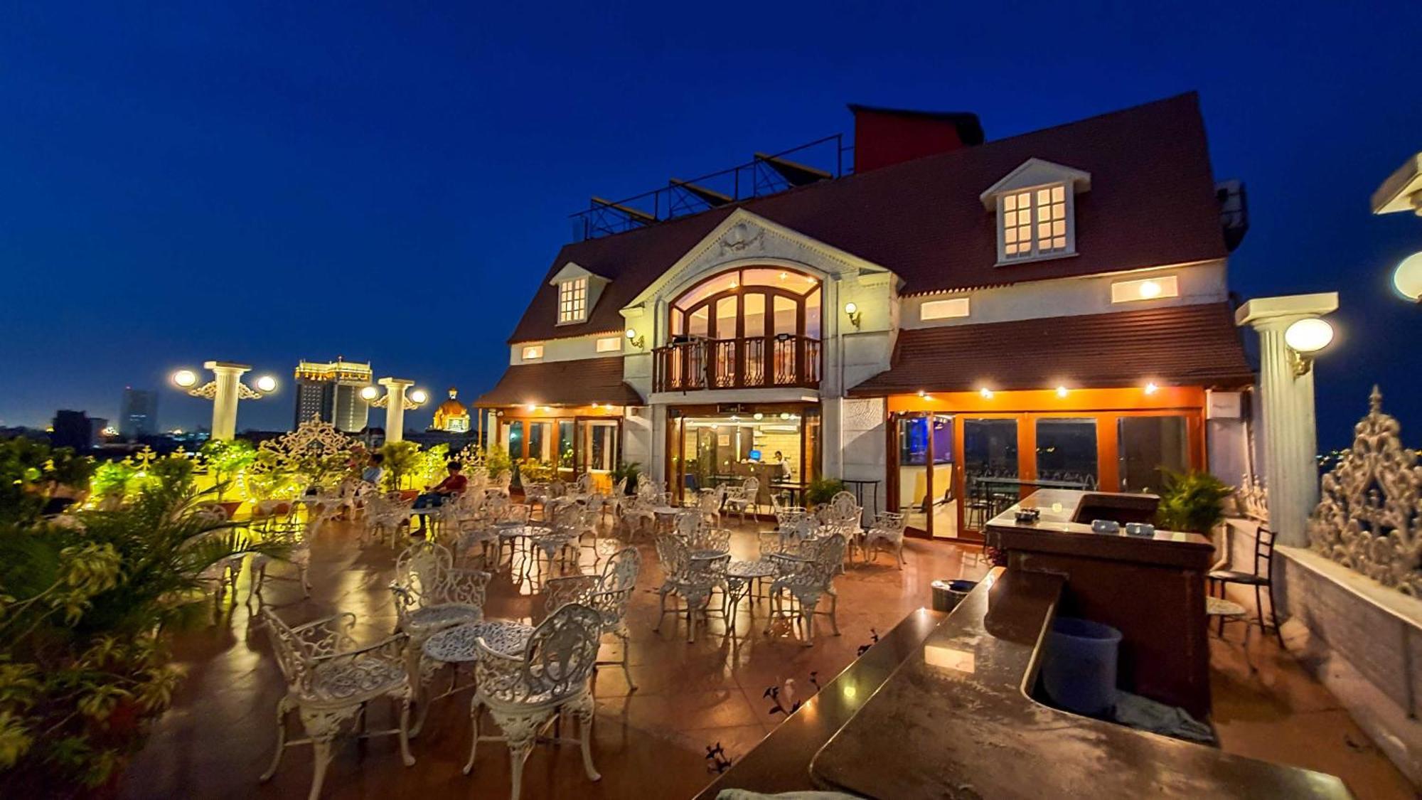 Hotel Godwin - Colaba Bombaim Exterior foto