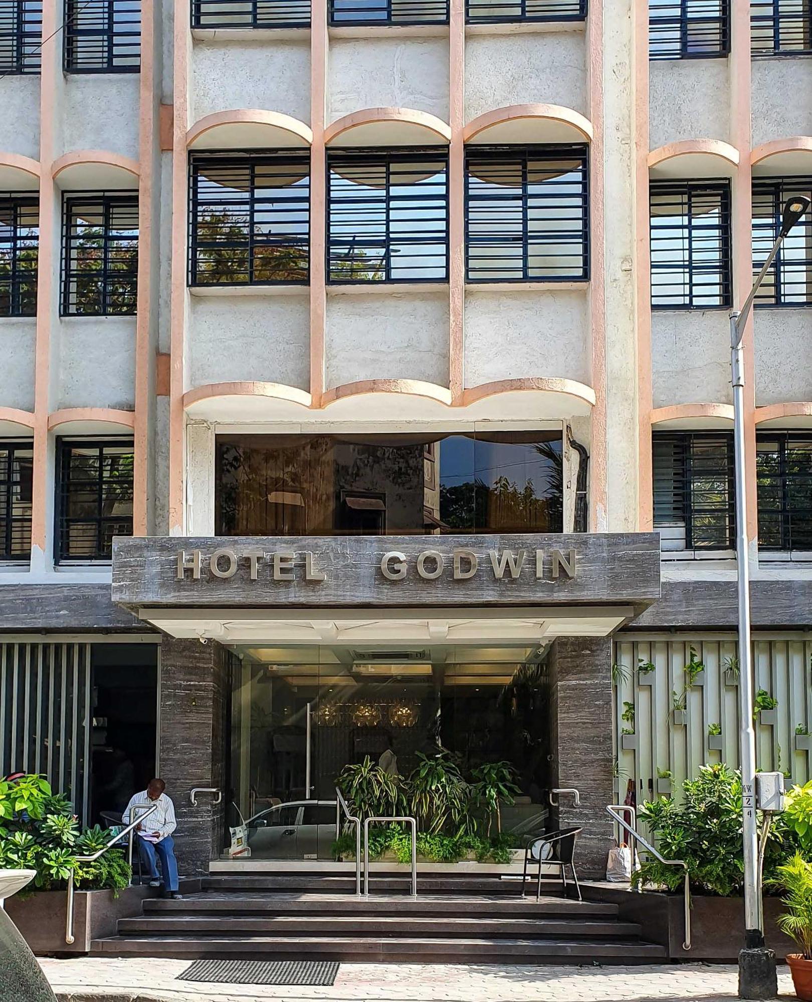 Hotel Godwin - Colaba Bombaim Exterior foto
