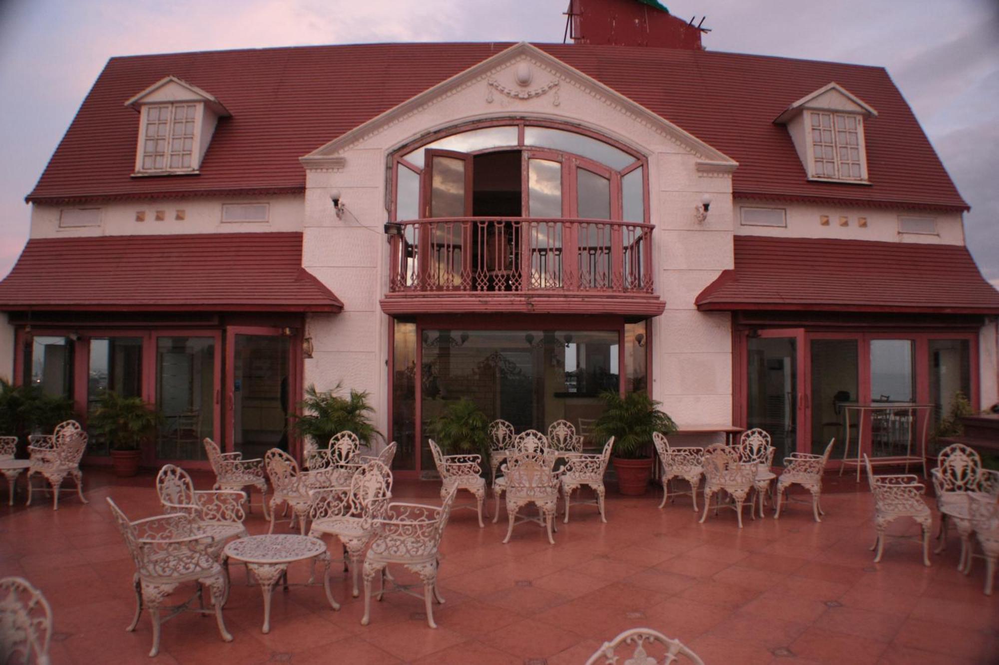 Hotel Godwin - Colaba Bombaim Exterior foto