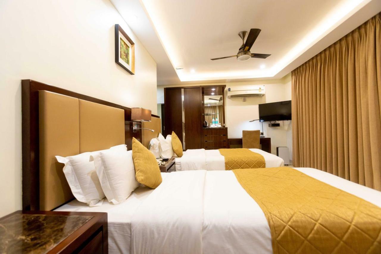 Hotel Godwin - Colaba Bombaim Exterior foto