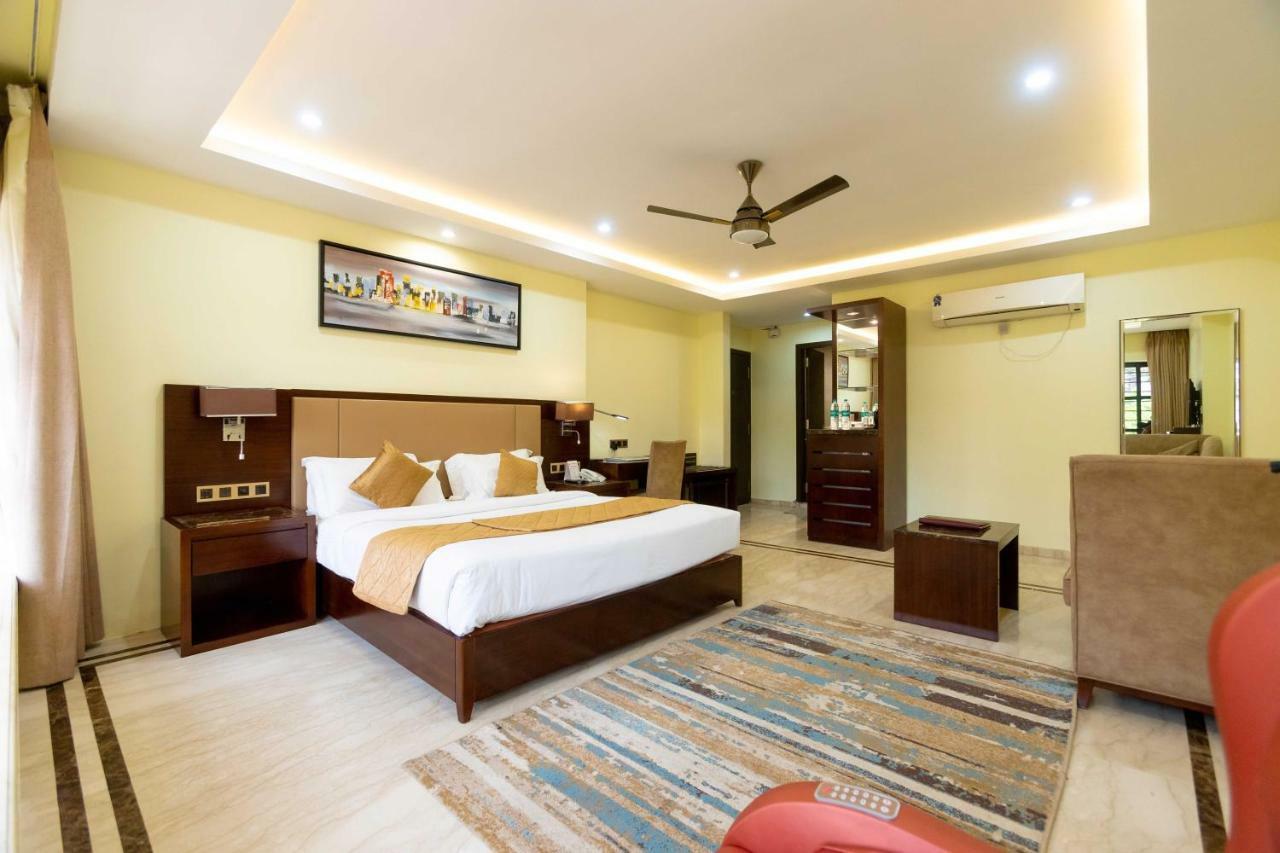 Hotel Godwin - Colaba Bombaim Exterior foto